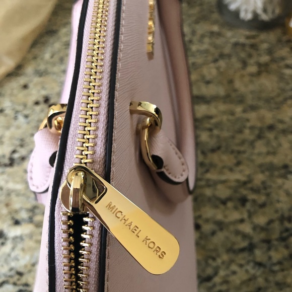 Brand new pink bag. Micheal Kors. Pictures attached - Picture 7 of 7